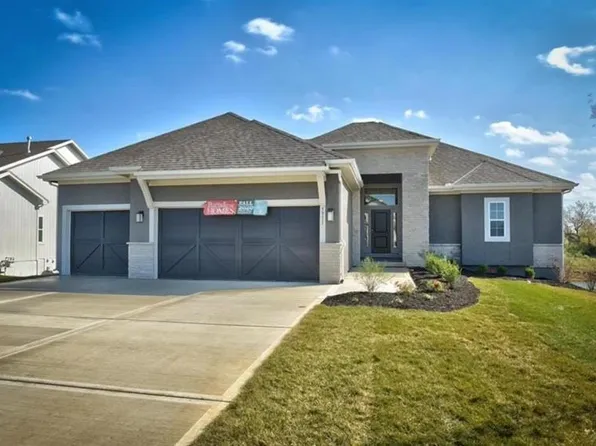 25274 W 92nd Ter, Lenexa, KS 66227