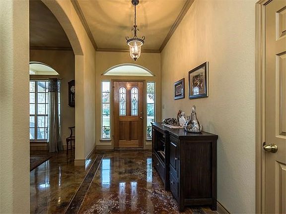 5th image of 131 Ficus Ct