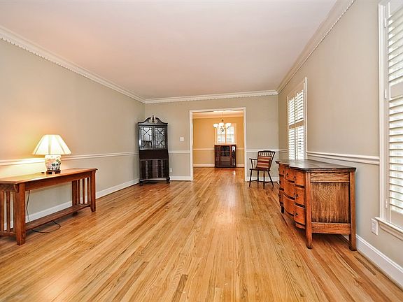 3rd image of 6713 Queensberry Dr