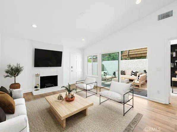 10179 Larwin Ave Unit 5, Chatsworth, CA 91311