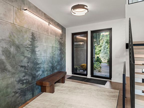 4th image of 746 Peninsula Point Rd