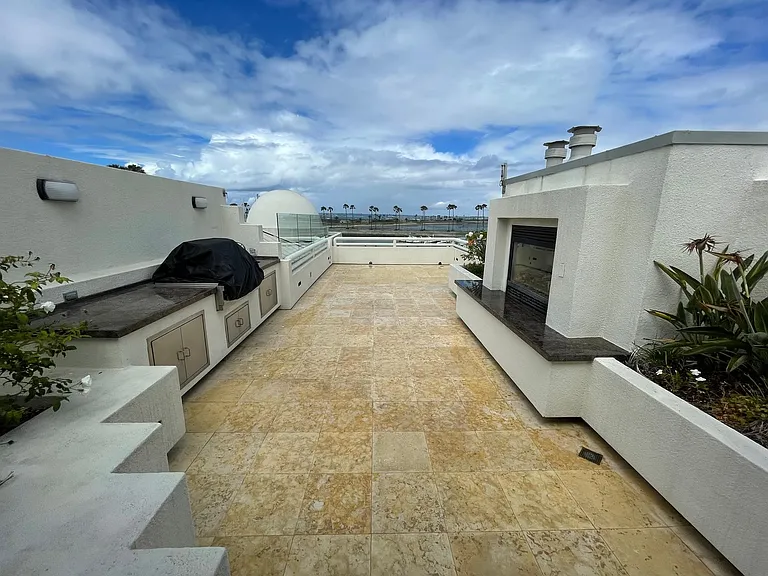 61 The Point — Photo 10