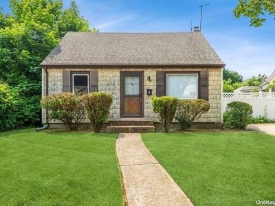 70 Pleasantview Court, Copiague, NY, 11726