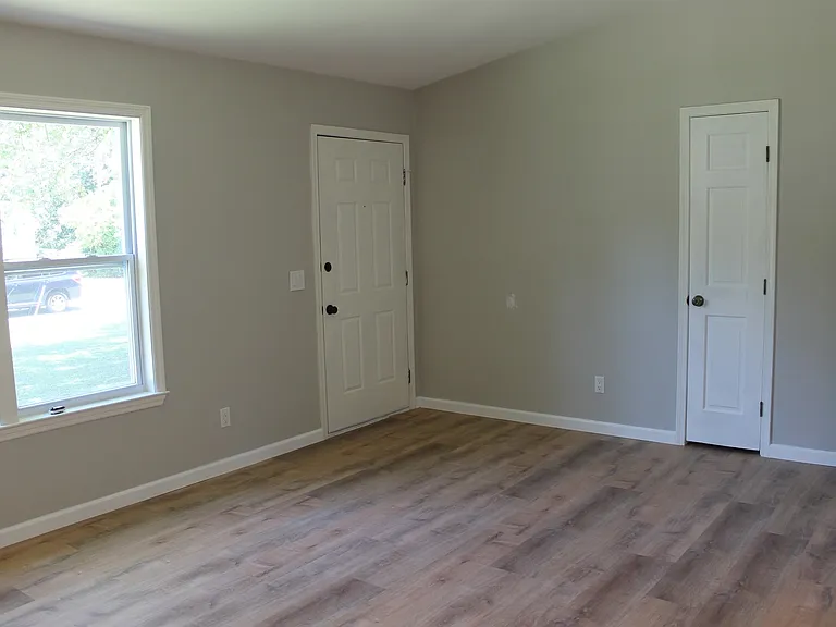 4 George B Ct — Photo 4