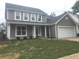 1048 Oakwood Farms Ln, Ballwin, MO 63021