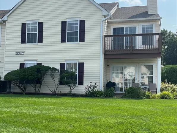 28 Wagon Wheel Rd #28, Quakertown, PA 18951