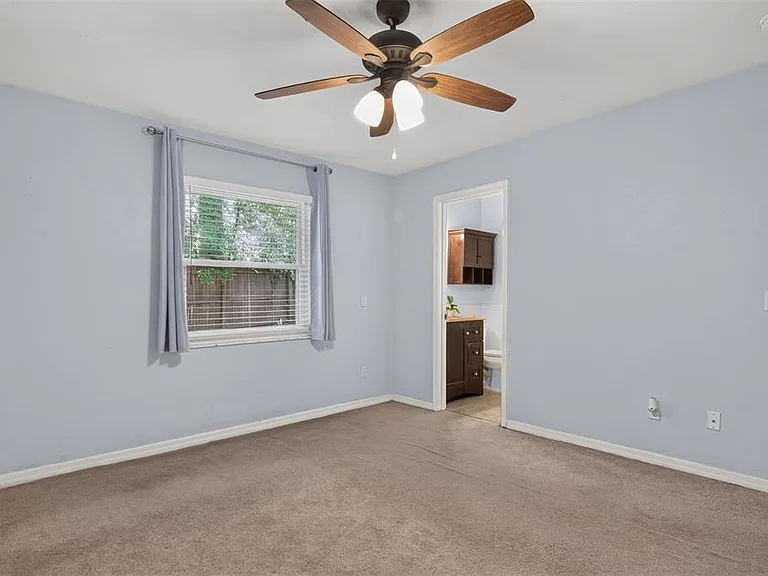 2115 SW 72nd St — Photo 16