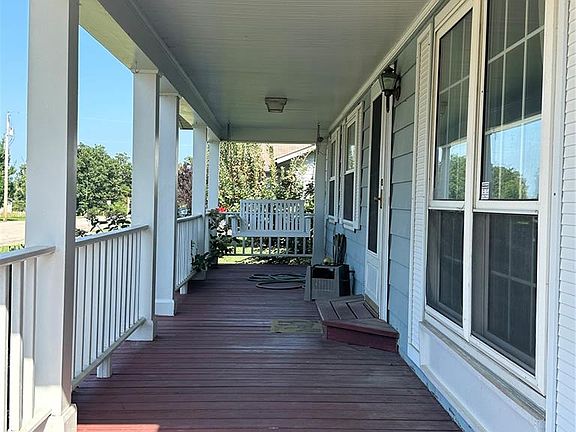 3rd image of 1806 Southridge Ln