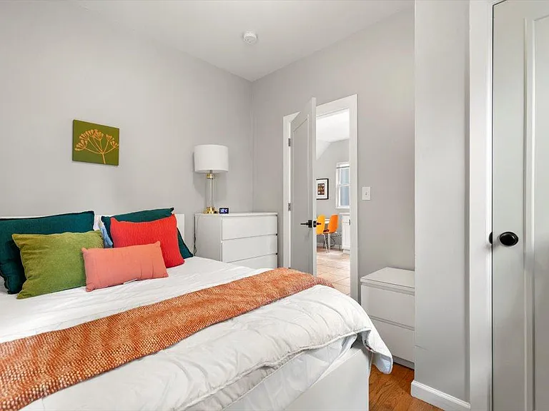 58 Vernon St #1 — Photo 4