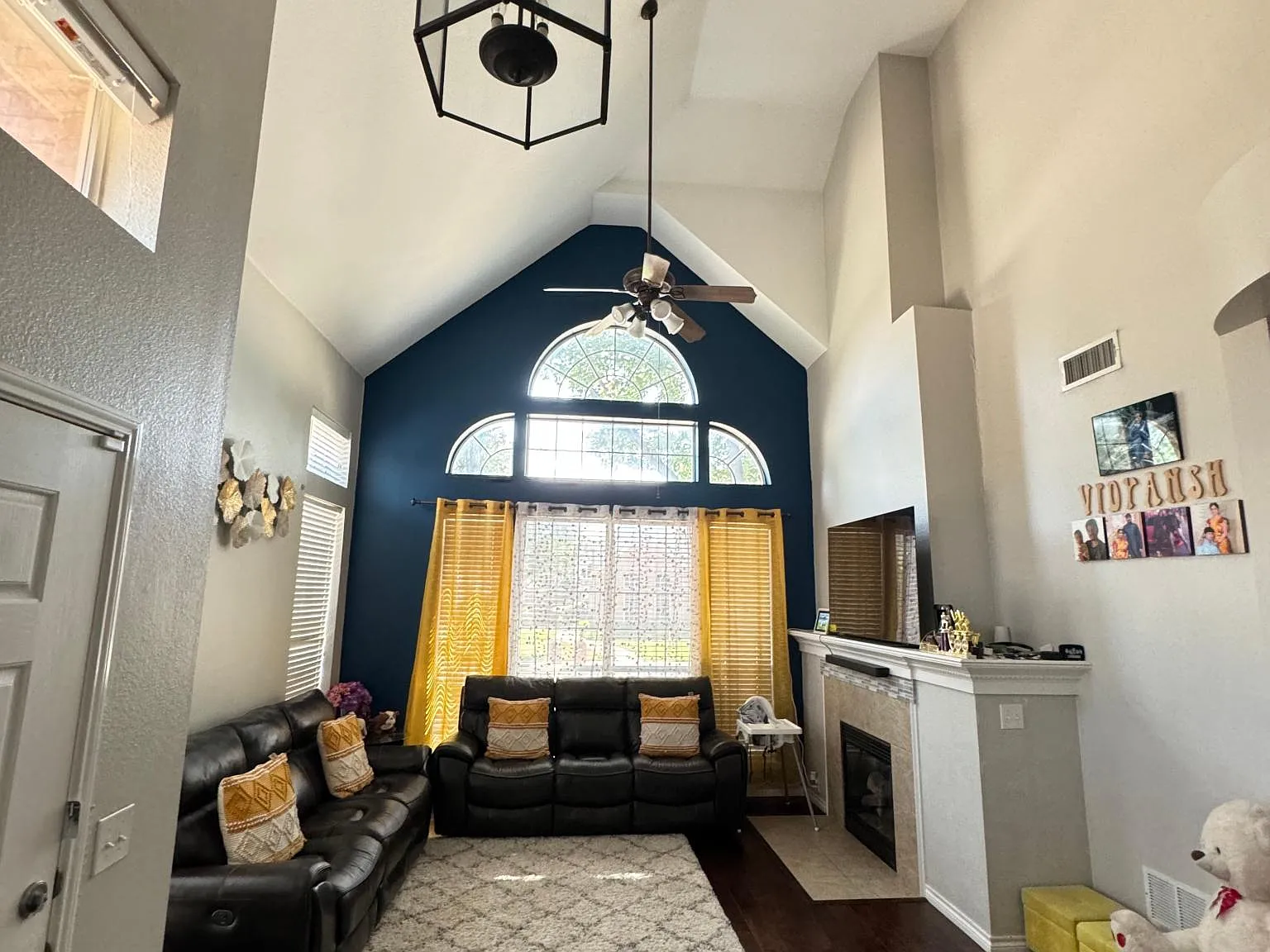 6737 Canterbury Dr — Photo 1