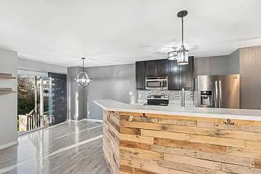 1815 Hyland Green Dr — Photo 9