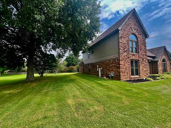 3rd image of 8838 Hillman Way Dr