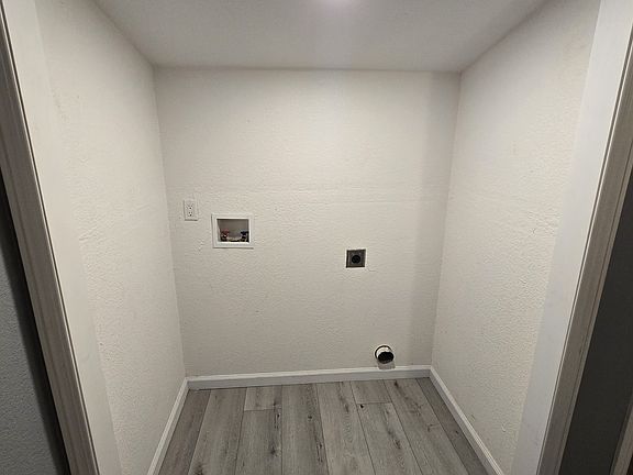 2nd image of 1422 Tenaya Dr #1/2