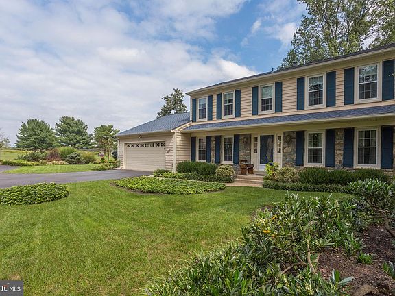 3rd image of 15030 Greymont Dr