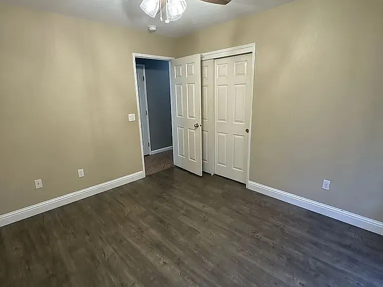 4043 Fotos Ct