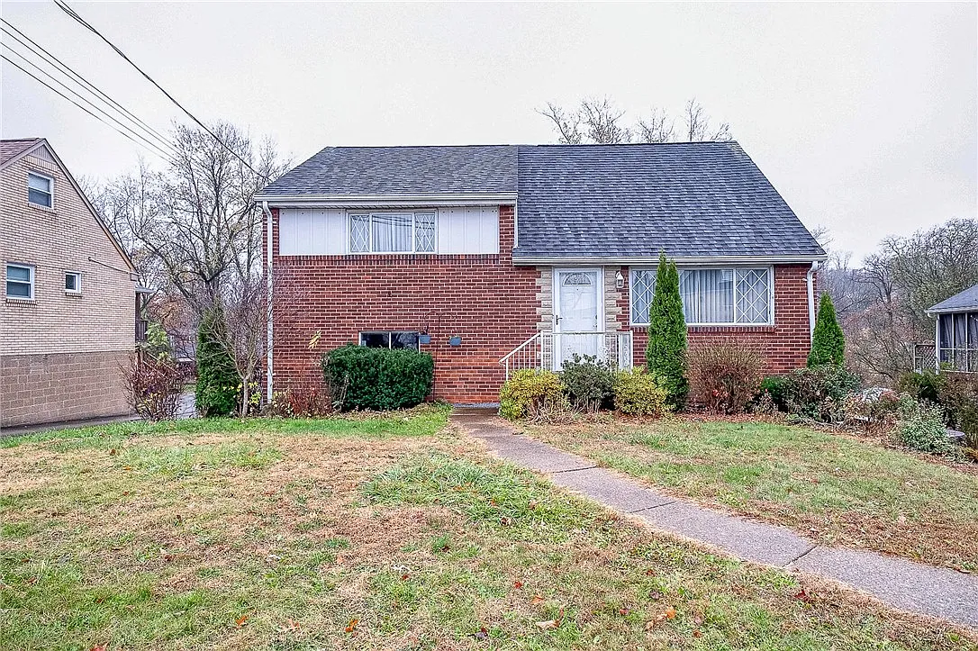 609 Regency Dr photo 1