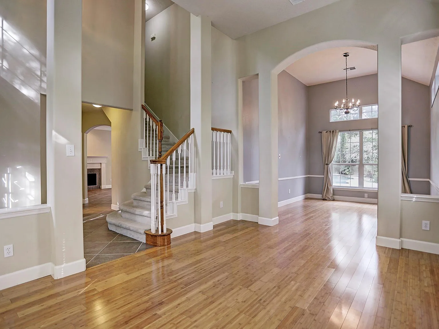 3 bed, 2.5 bath, 2034 sqft, $3,200 — Photo 4