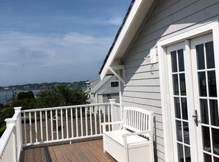 78 Crest St, Middletown, RI 02842