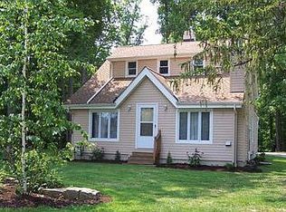 2660 Rockefeller Rd, Wickliffe, OH 44092