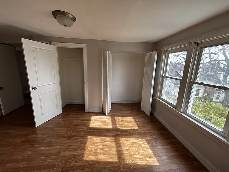 2538 Florent Ave — Photo 17