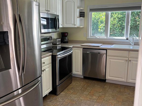 4th image of 73 Forest Avenue