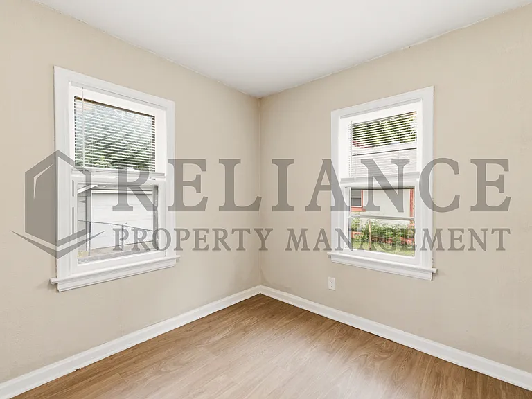 1836 S Gold St — Photo 27