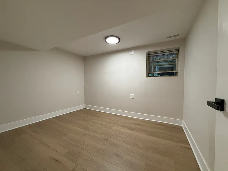 5200 W Winona St #G — Photo 9