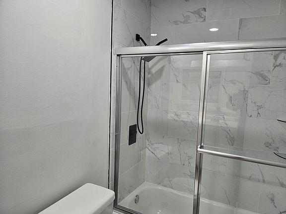 5th image of 606 Redkirk Ln #1