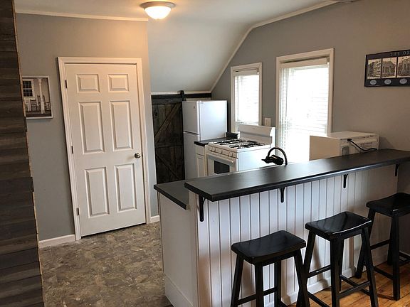2nd image of 853 Fountain St NE APT 3