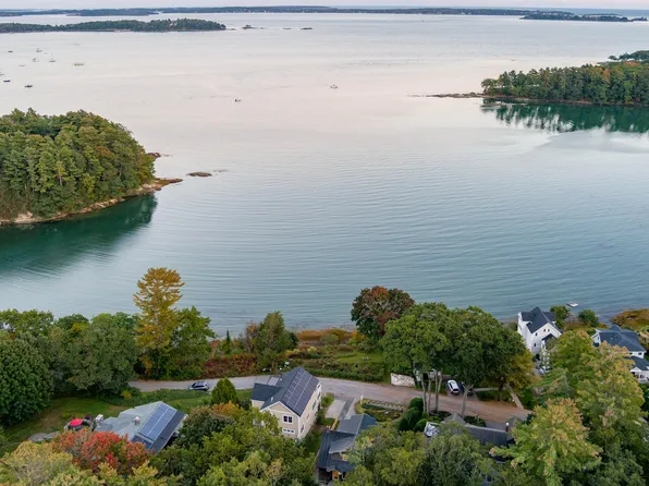 36 Old Mill Road, Falmouth, ME 04105