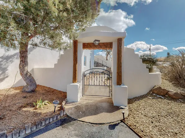 10901 Elena Dr NE, Albuquerque, NM 87122