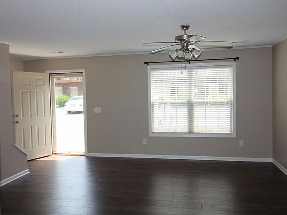 3rd image of 1809 W Lakeview Dr APT 25