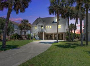 815 W Ashley Ave, Folly Beach, SC 29439