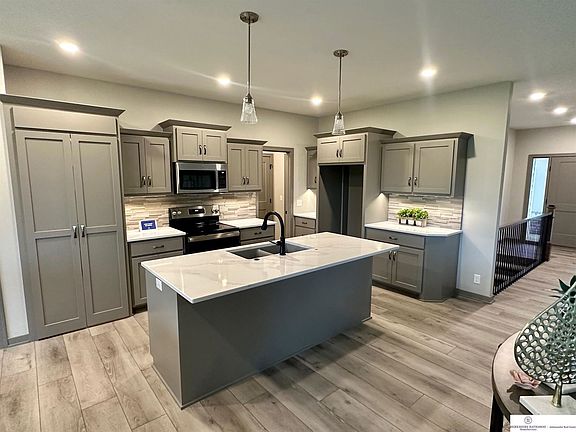5th image of 4421 N 189th St