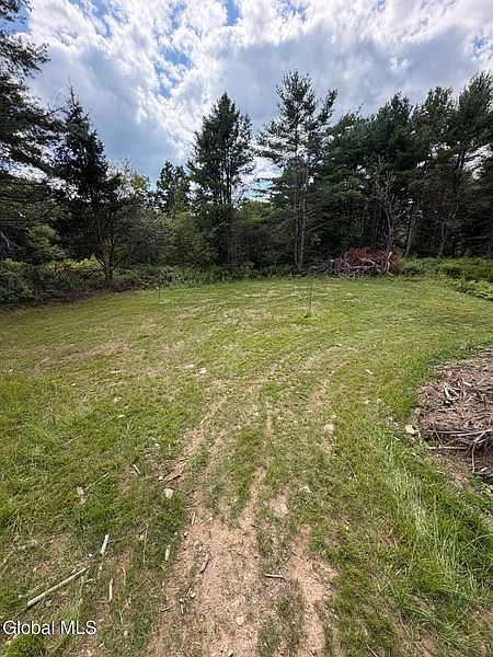 4th image of 218 Irish Hill Road