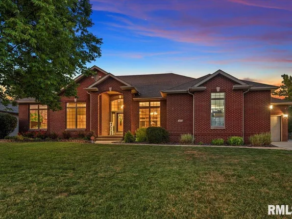 207 Cumberland Dr, Rochester, IL 62563