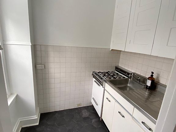European style kitchen- enough space for the essentials