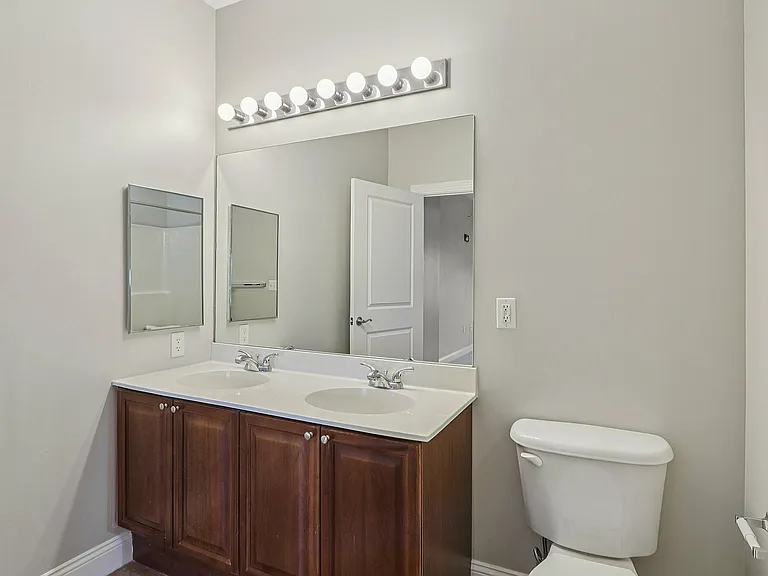 32-web-or-mls-Pawtucket Blvd-S2407-032