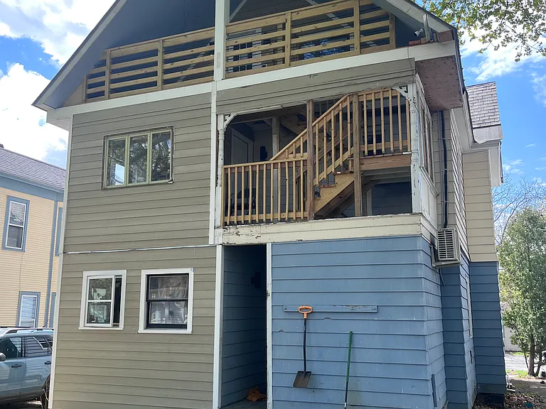 52 Isham St #2 — Photo 9