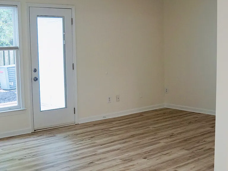 4912 Seabrook Ct — Photo 17