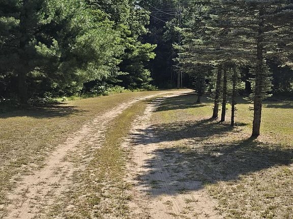 3rd image of 6809 N Centerline Rd