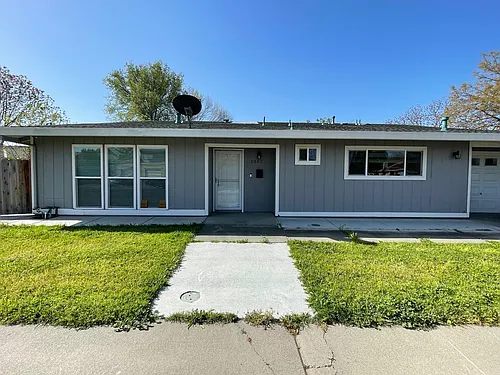 1362 E Oak Ave Photo 1