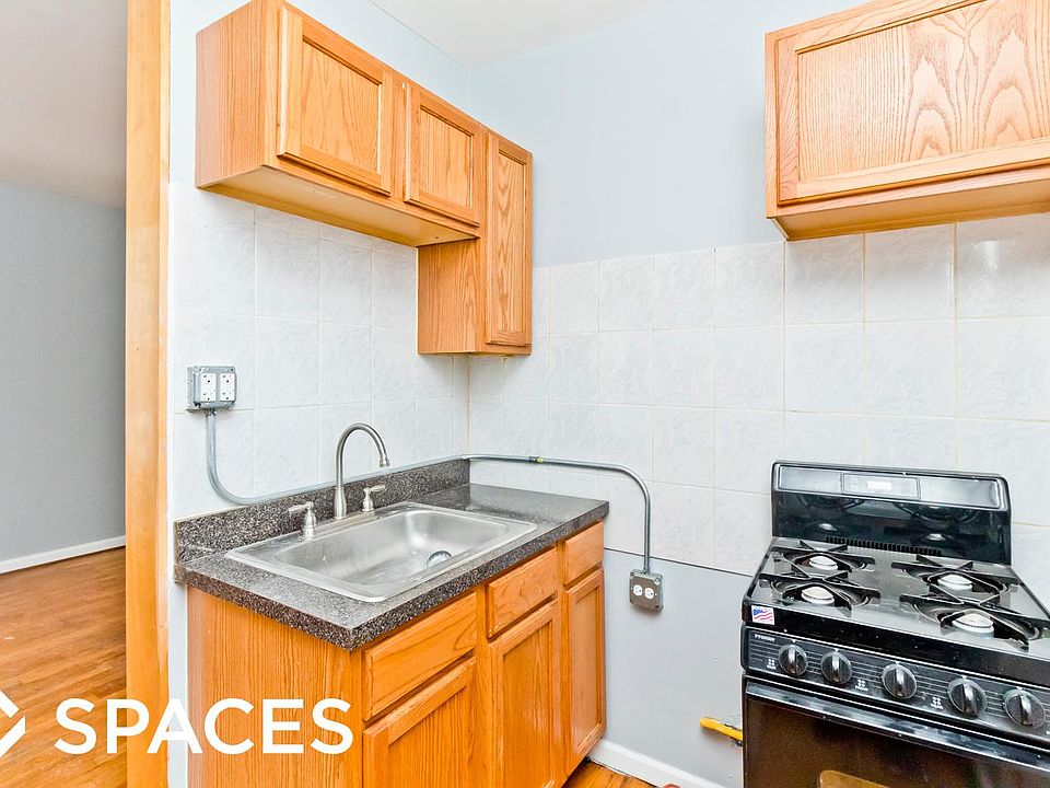 2nd image of 3267 W Wrightwood Ave #Spacesaa0n