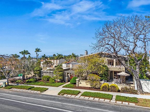 4th image of 2124 Sunset Blvd