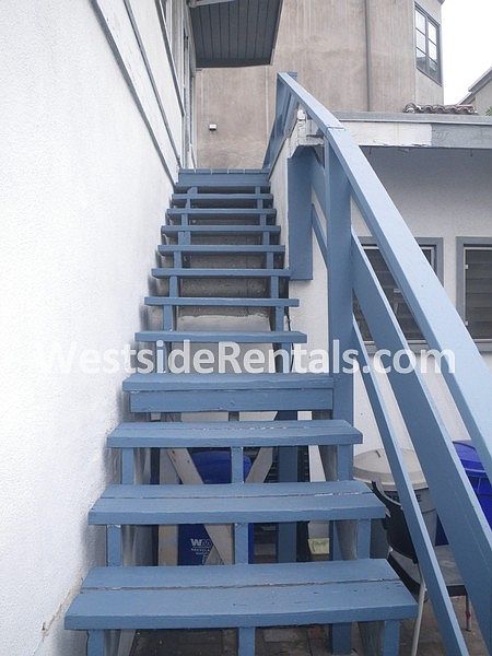 1st image of 2217 Vista Dr