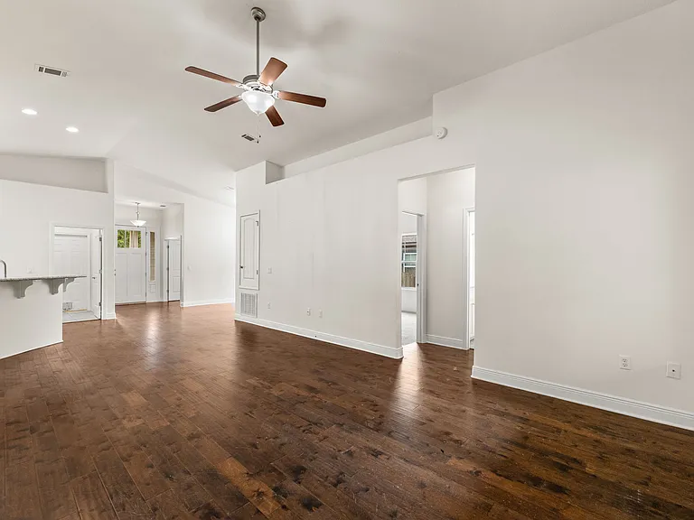 238 Benton Blvd — Photo 9