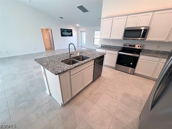 5th image of 1510 NW 13th Ter