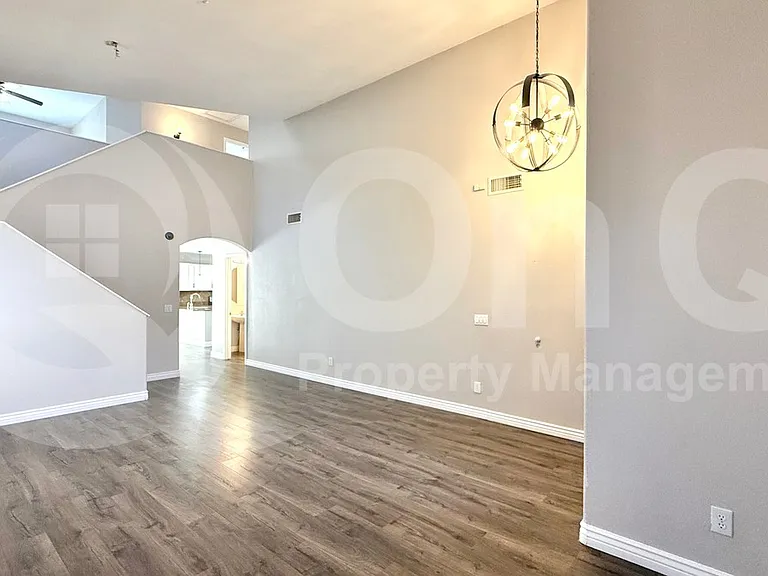1733 E Harrison St — Photo 9