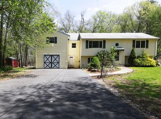 92 Hill St, Coventry, RI 02816