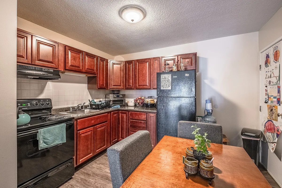 Jaffwood Apartments — Photo 2